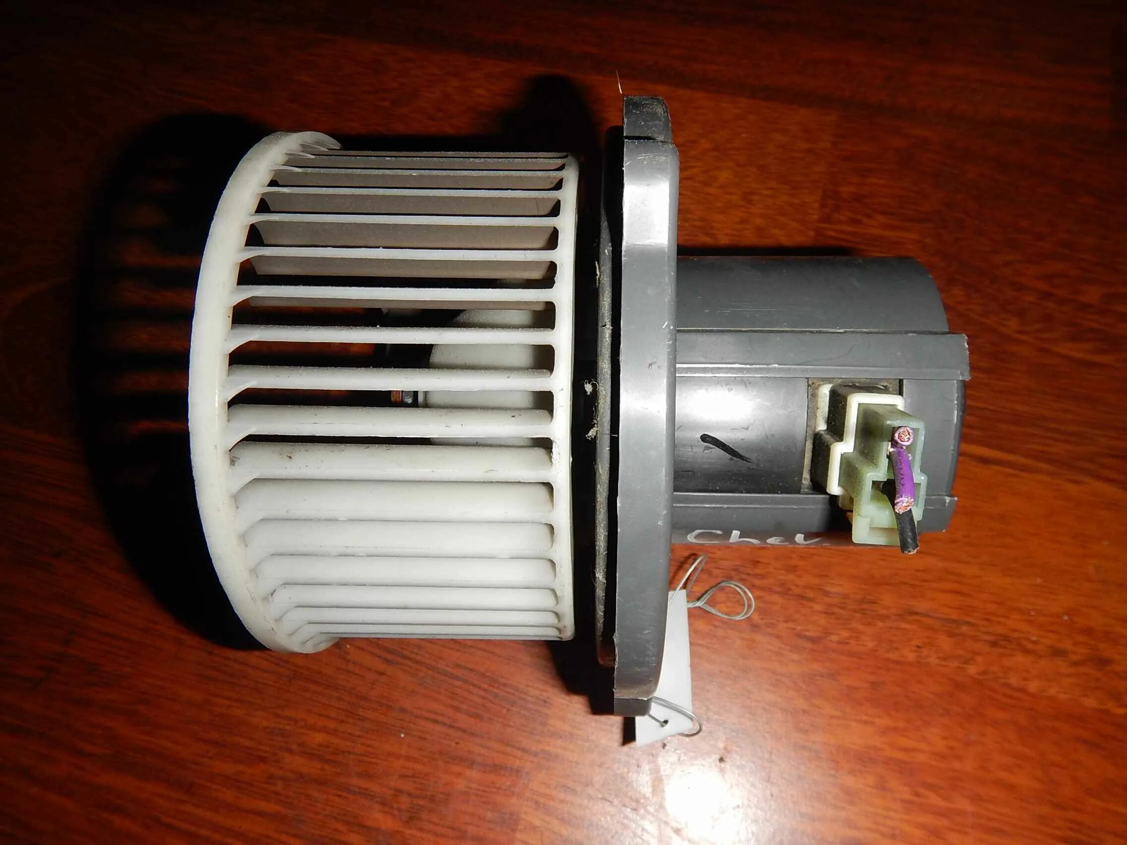 Моторчик отопителя салона. Prius 10 мотор печки. Вентилятор печки хендай санта фе 2. Моторчик отопителя салона. Renault kangoo 2008 мотор печки.