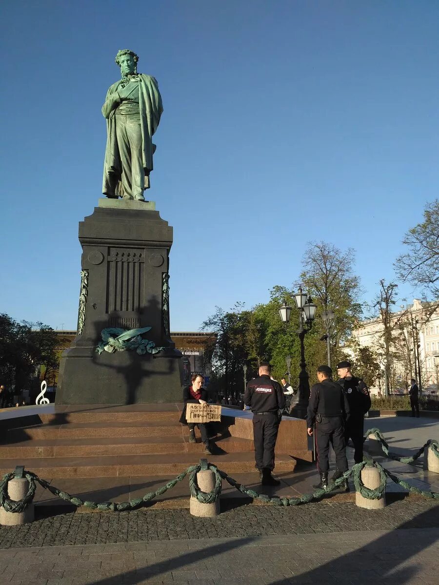 Памятник пушкин век. Памятник ас пушкину в москве. памятник пушкина на тверском бульваре. памятник а. с. пушкину (москва, пушкинская площадь). памятник пушкину на пушкинской площади.
