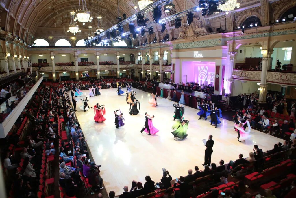 Майти блэкпул ламбои. Winter Gardens Блэкпул. Танцевальный зал Блэкпул. Блэкпул зал бальный. Блэкпул турнир.