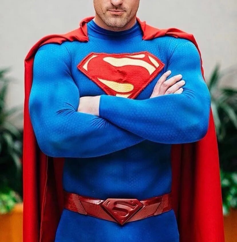 Представил героя как человека. Супер Мэн. Человек Супергерой. Костюм Супермена. Супергерои мужчины.