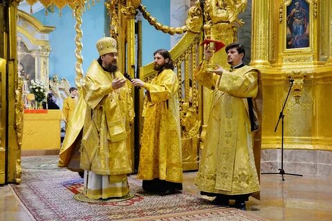 Литургия в соборе