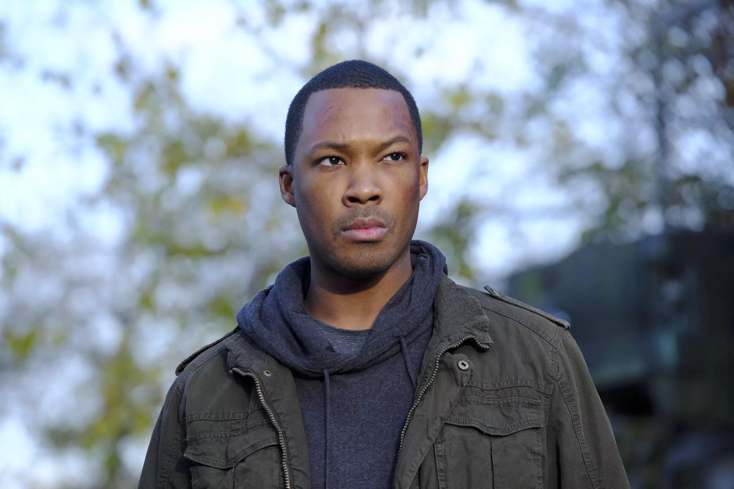 Кори хоукинс. Кори Хоукинс {Corey Hawkins}. Кори Хоукинс Ходячие мертвецы. Кори Хоукинс 2014. Кори Хокинс 24 часа: наследие.