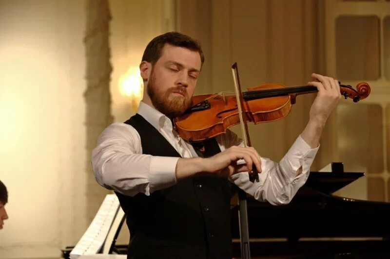 Страдивари дэвид гарретт. Почекин скрипач. Иван почекин скрипач турчанинова. Ицхак перельман скрипач. Иван почекин скрипка.