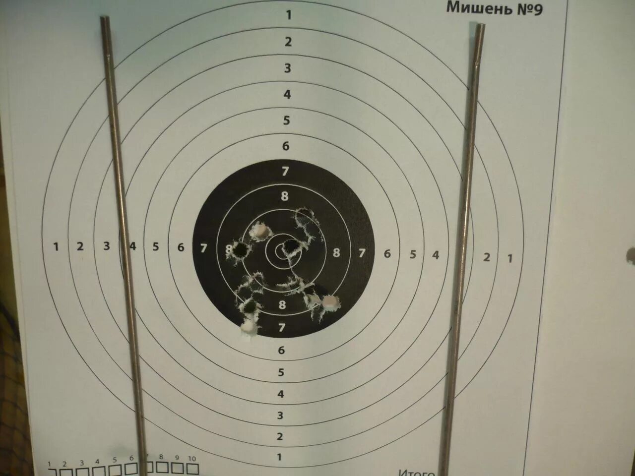 Солдат стреляет. Мишень военная. Мишень для стрельбы с попаданием. Мишень 22lr. Дальность 7.