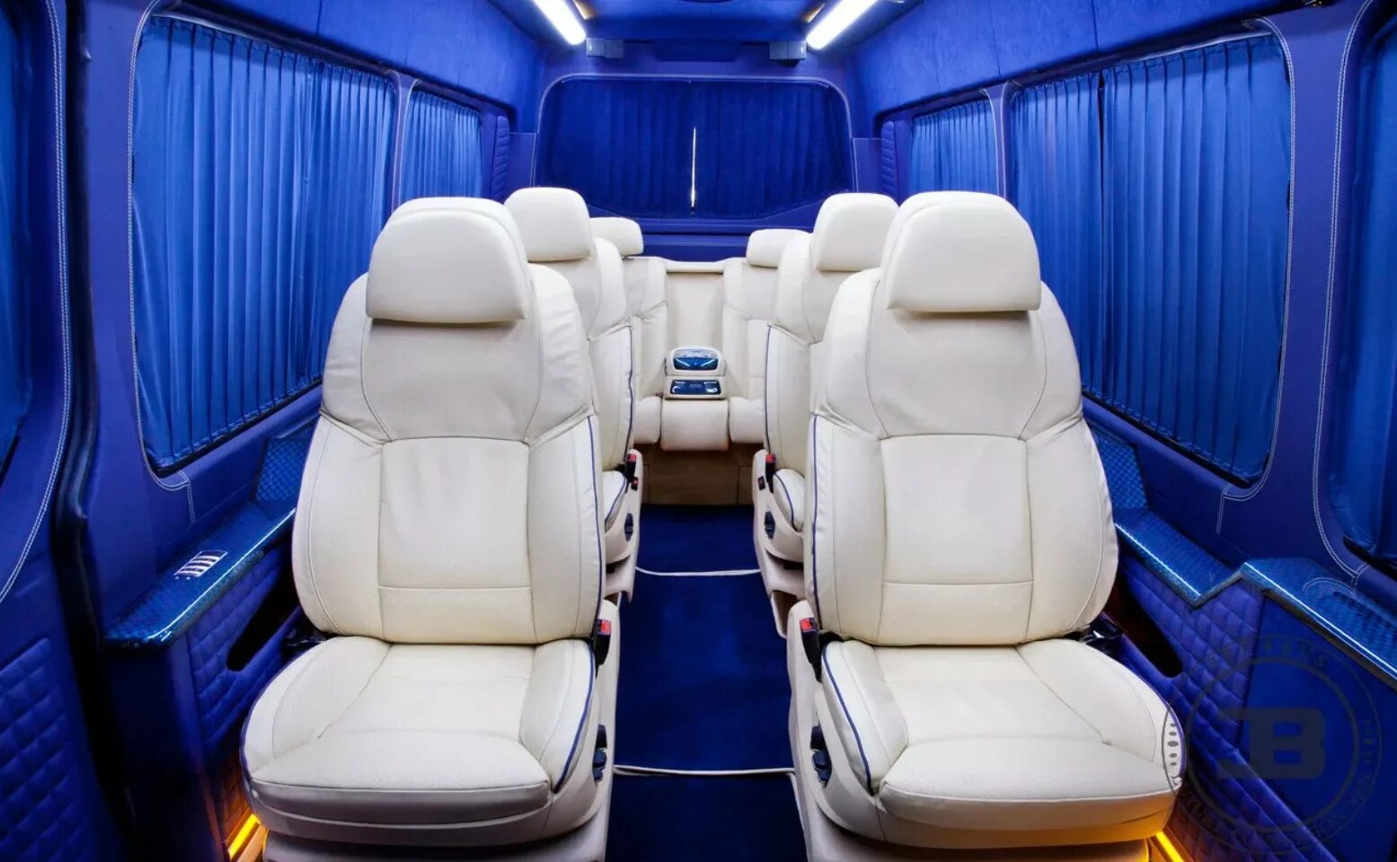 Пассажирские сидения спринтер. Mercedes-benz sprinter салон. мерседес бенц спринтер 8 мест. мерседес бенц спринтер салон. mercedes-benz sprinter пассажирский салон.