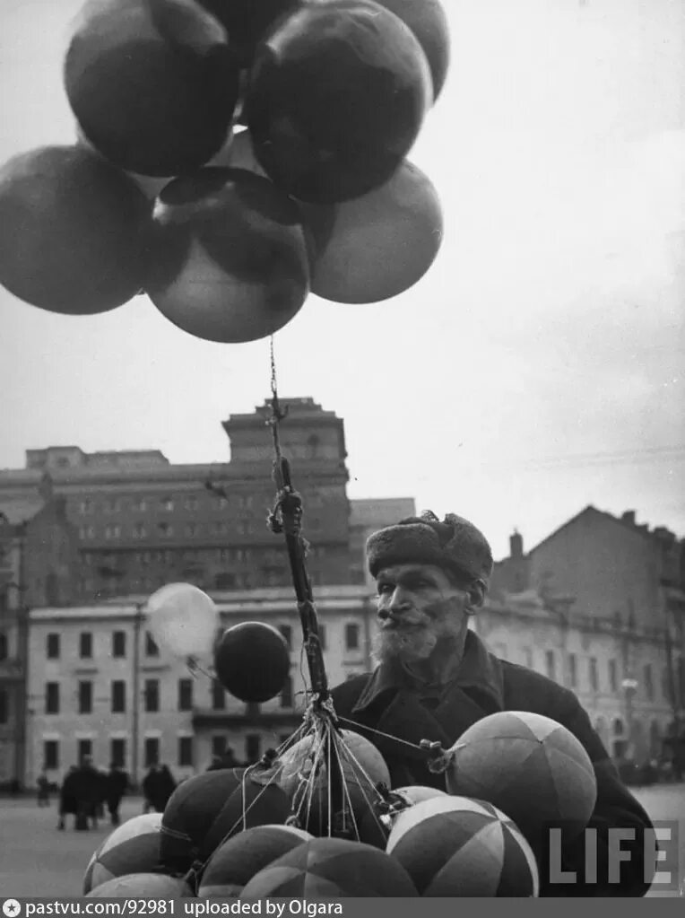 Шаровы история. Шарики СССР. Советские воздушные шары. Надувные шары советские. Воздушные шары в Советском Союзе.