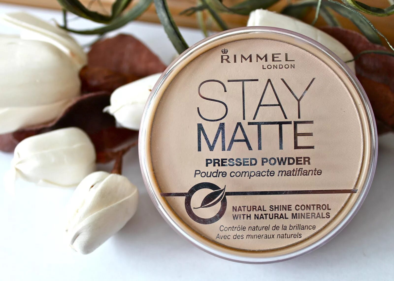 Мусс для жирной кожи. Rimmel stay Matte. Rimmel stay Matte пудра. Rimmel London пудра. Риммель пудра оттенки.