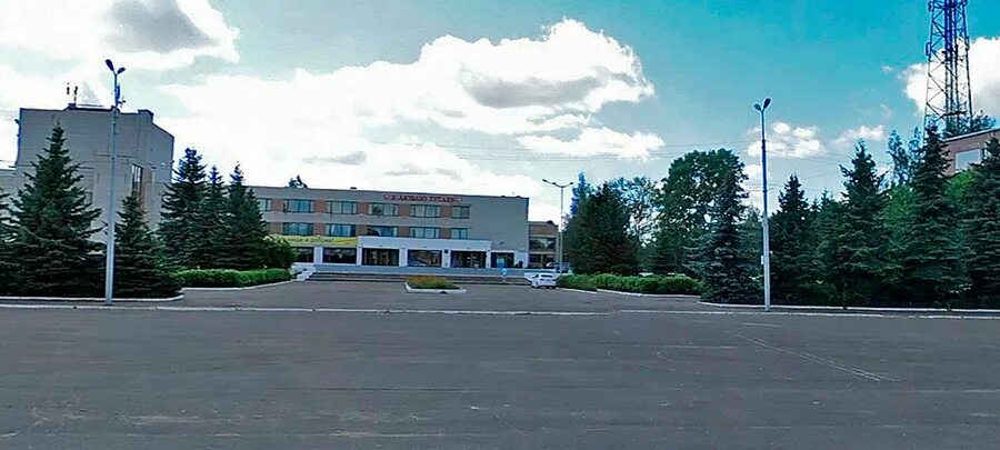 Тутаев аллея героев. Площадь у дк тутаев. Тутаев площадь города. Вечный огонь тутаев. Юбилейнаяплрщадь тутаев.