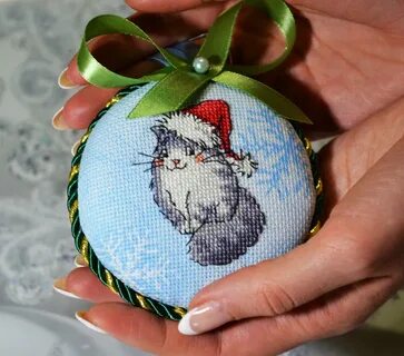 Елочные игрушки крестом