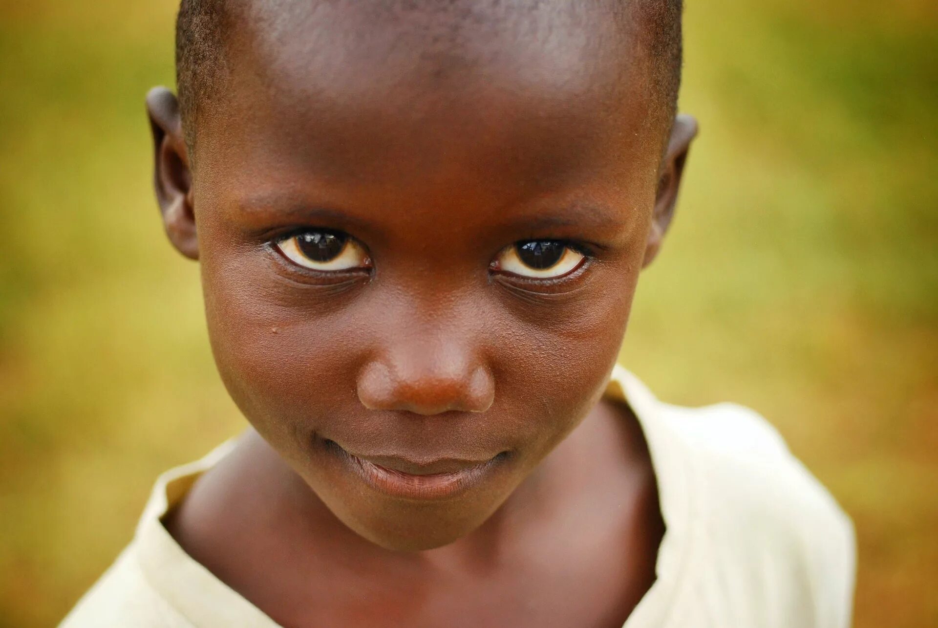 Мальчик африканец. Африканские дети улыбаются. Маленький африканец. See africa