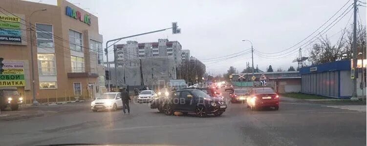 ТЦ Марио в Серпухове. Серпухов ДТП ул Звездная 2020. Серпухов ДТП ул Звездная 2021. Серпухов ДТП ул Звездная. Чп серпухов в контакте подслушано