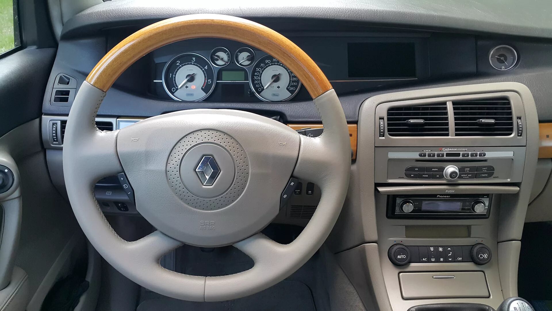Renault satis. Renault vel satis 2.2. renault vel satis 3.5 2009. renault vel satis салон. рено вел сатис 2.0.