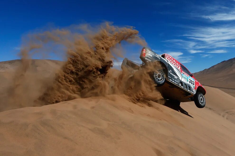 Volkswagen touareg race red bull. гонки в пустыне. Rally dakar пустыня. гонки в пустыне. гонка в пустыне.