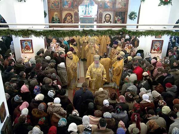 храм покрова пресвятой богородицы в отрадном. храм отрадное воронеж расписание. отрадное храм воронеж отец геннадий расписание. храмандрея первозаанного внутри. священники храма покрова пресвятой богородицы отрадное.