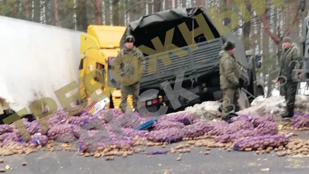 Что творится на границе россии. Авария военный КАМАЗ 2022 февраль. Аварии на военной технике. Авария с военными в Брянской области.