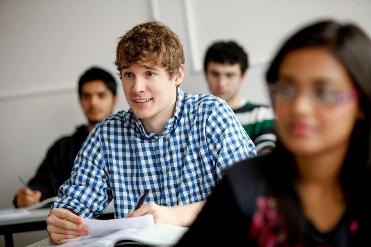 Uk student. Sixth form College в Англии. Study in uk. Sixth form in the uk.