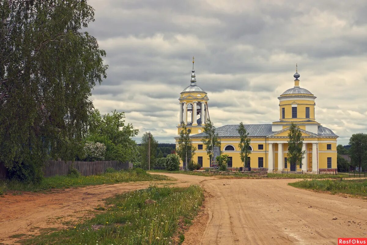 Пункта никольское. Храм село Никольское Рамешковский район. Село Никольское Рамешковский район Тверская область. Богоявленская Церковь село Никольское. Богоявленская Церковь Никольское Рамешковский.