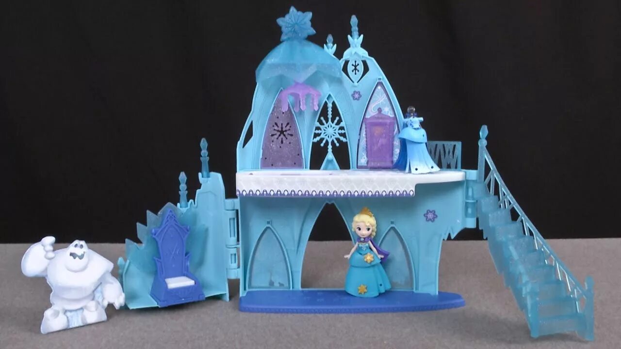 Игра frozen castle. Disney Frozen little Kingdom Hasbro. Disney Princess little Kingdom замок Эльзы. Elsa Castle Disney Store. Castle Frozen набор АА.