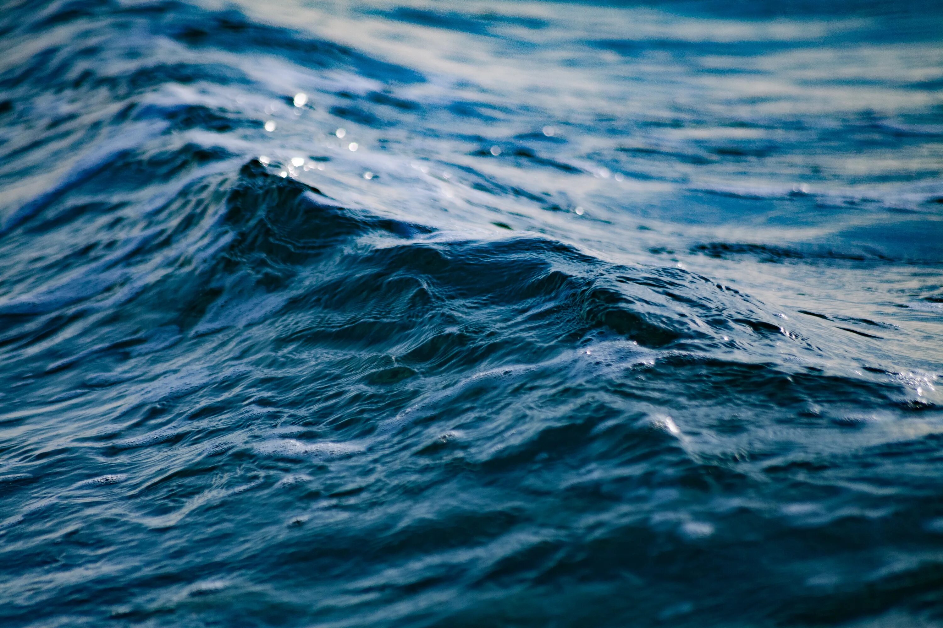 Вблизи края воды. Океан. Море вода. Поверхность океана. Море, волны.