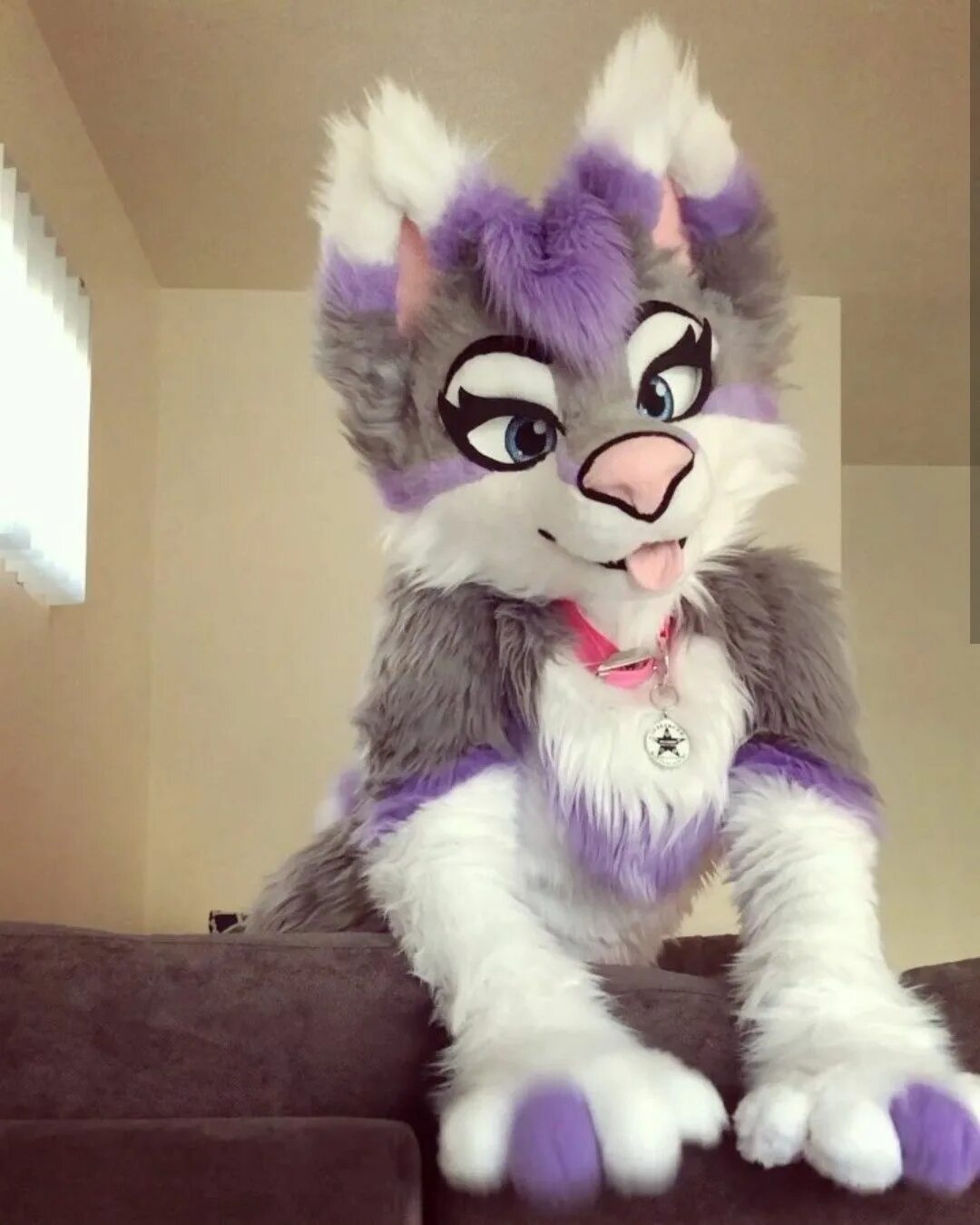 Furry baby. Fursuit Aurora Bloom. Фурри фурсьют. Фурсьют хаски.