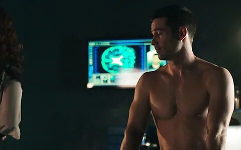 Luke macfarlane naked.