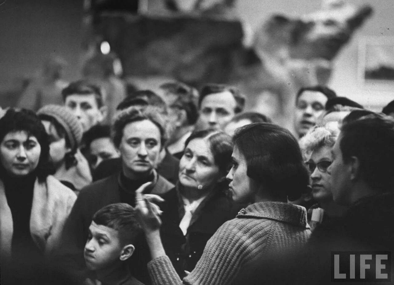 Хрущев манеж. Выставка авангардистов 1962 хрущев. выставка в манеже 1962 хрущев. выставка авангардистов в манеже 1962. посещение хрущёвым выставки авангардистов.