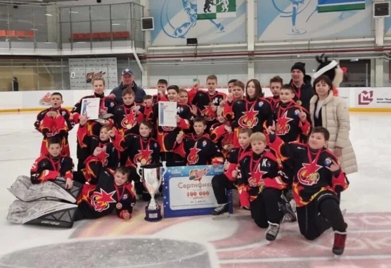 хк титан. хк титан. титан хоккейный клуб. хк титан. сайт команды хк титан.