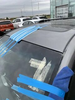 Над лобовым стеклом