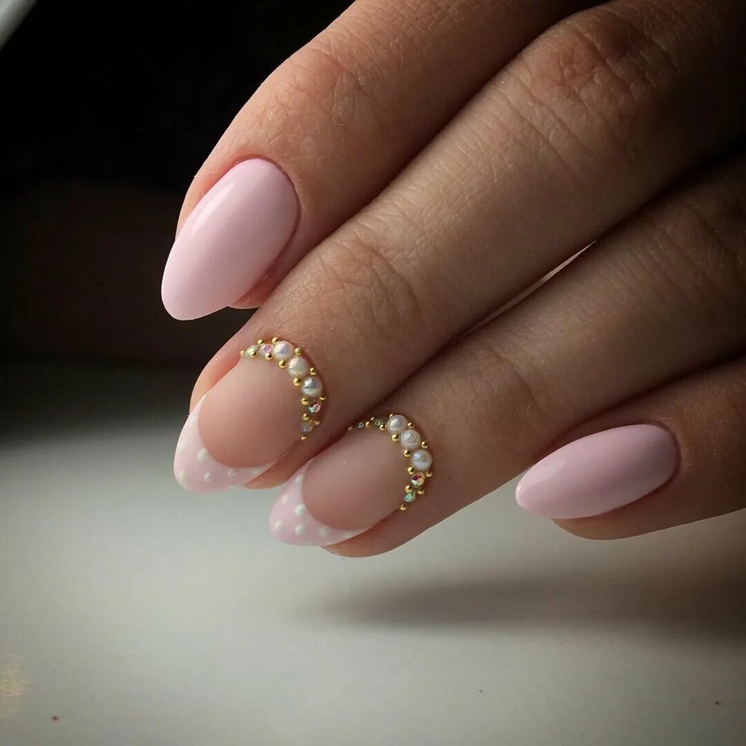 нежный маникюр на короткие. маникюр в ю пастельных тонах. нюдовый градиент френч. маникюр на короткие овальные ногти дизайн нежный. красивый маникюр пастельных тонов.