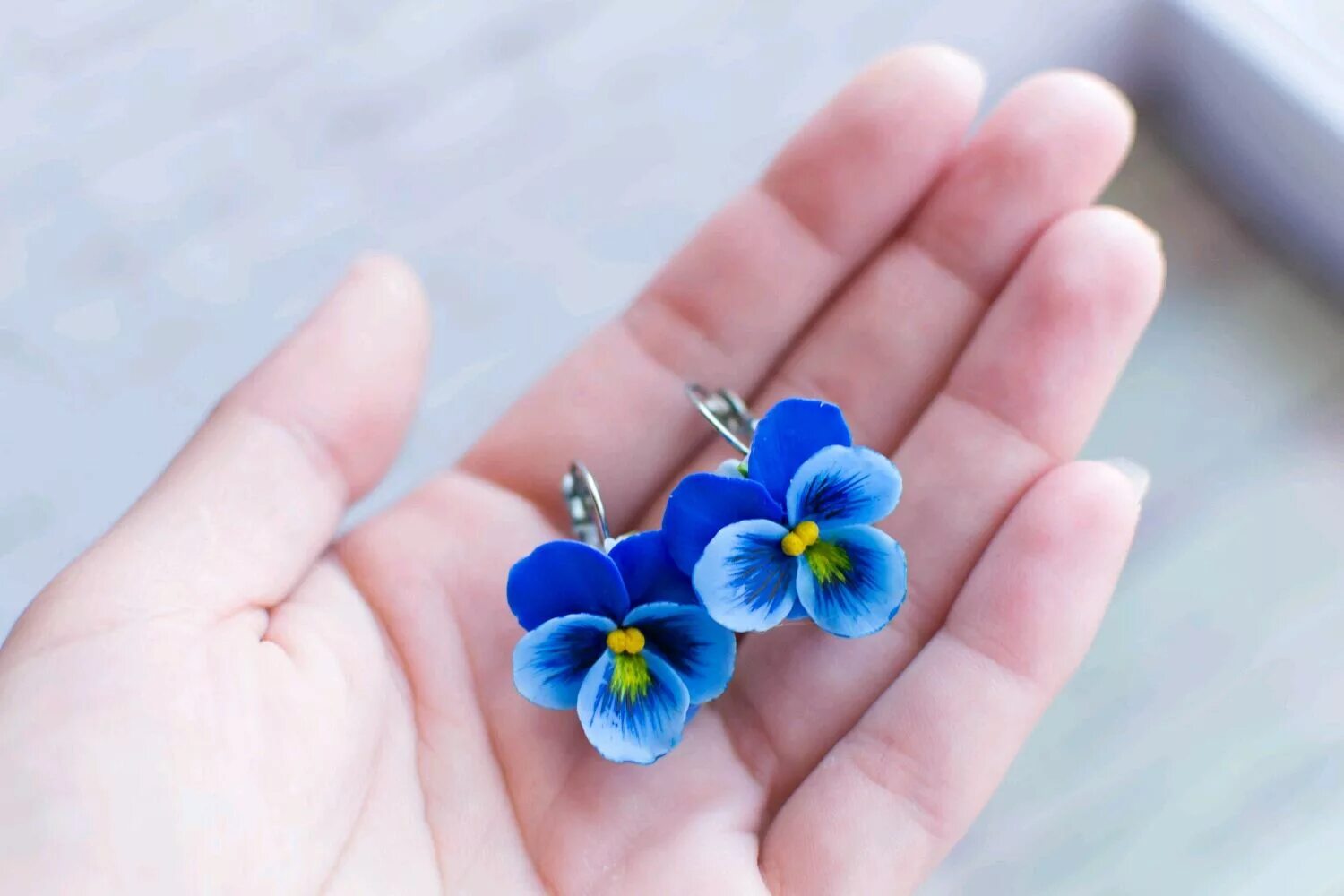 Сережки Анютины глазки