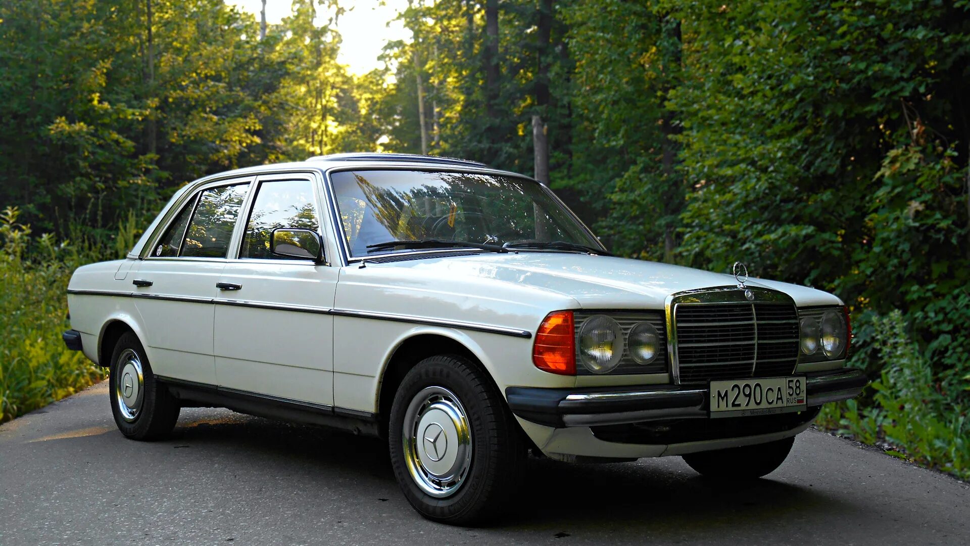 Купить старый мерседес. Mercedes-Benz w123. Мерседес Бенц w123. Мерседес Бенц w123 200. Mercedes-Benz w123 300.