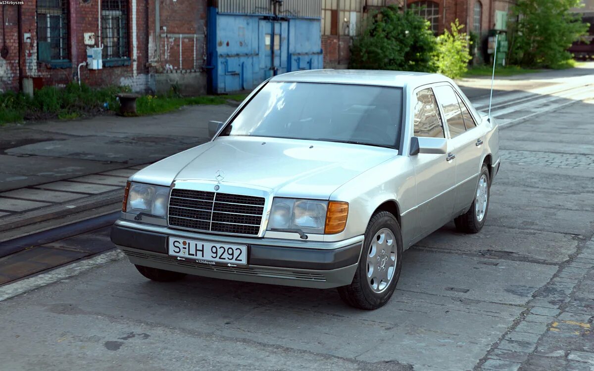 Mercedes w124 e220. Mercedes benz w124 coupe amg. ленинский проспект 124. б 124. мерседес 124 1989.