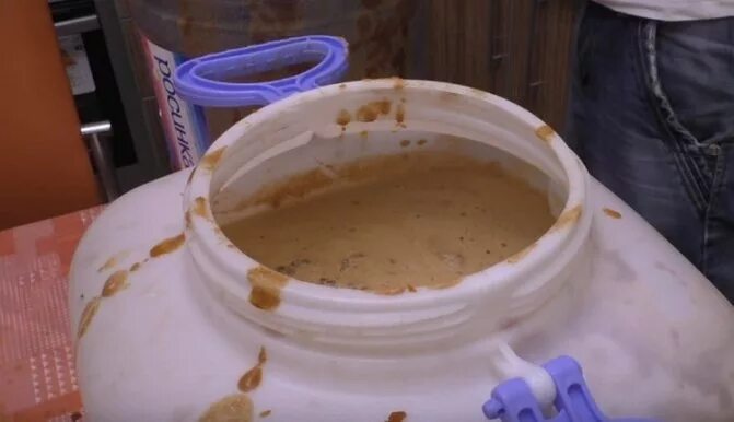 Брага из сыра. Брага из яблочного сока. дрожжи для браги из яблок. брага на яблоках для самогона. яблочная брага пропорции.