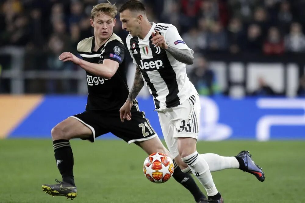 Аякс ювентус. Juventus bernardeschi champions league 18 19. голландец из ювентуса.