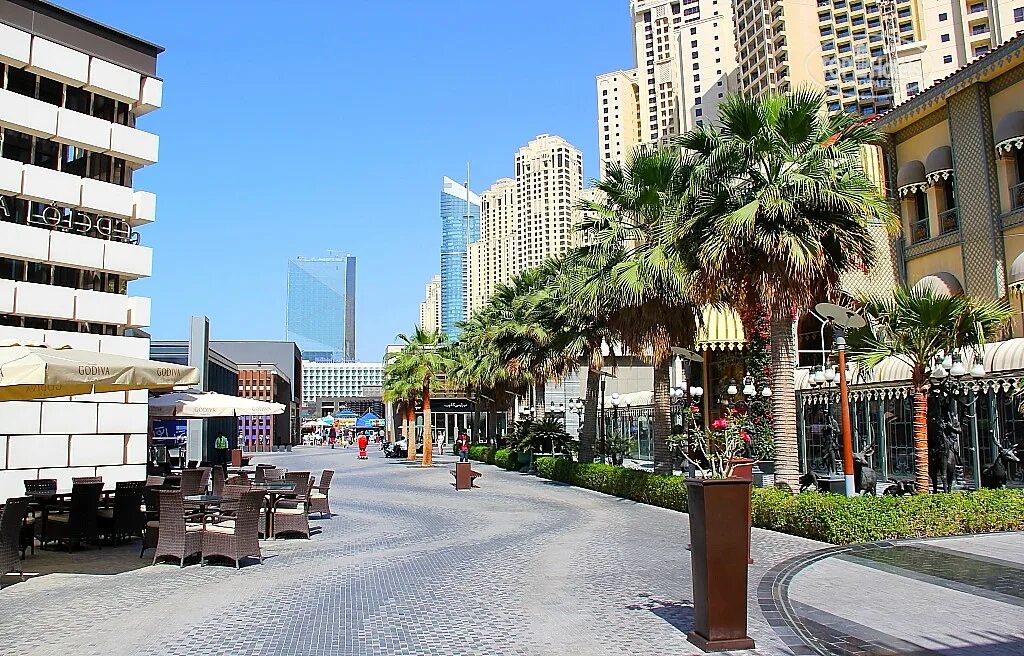 Jumeirah street. Дубайская венеция мадинат джумейра. Джумейра стрит. Jumeirah street. Улица джумейра в дубае.