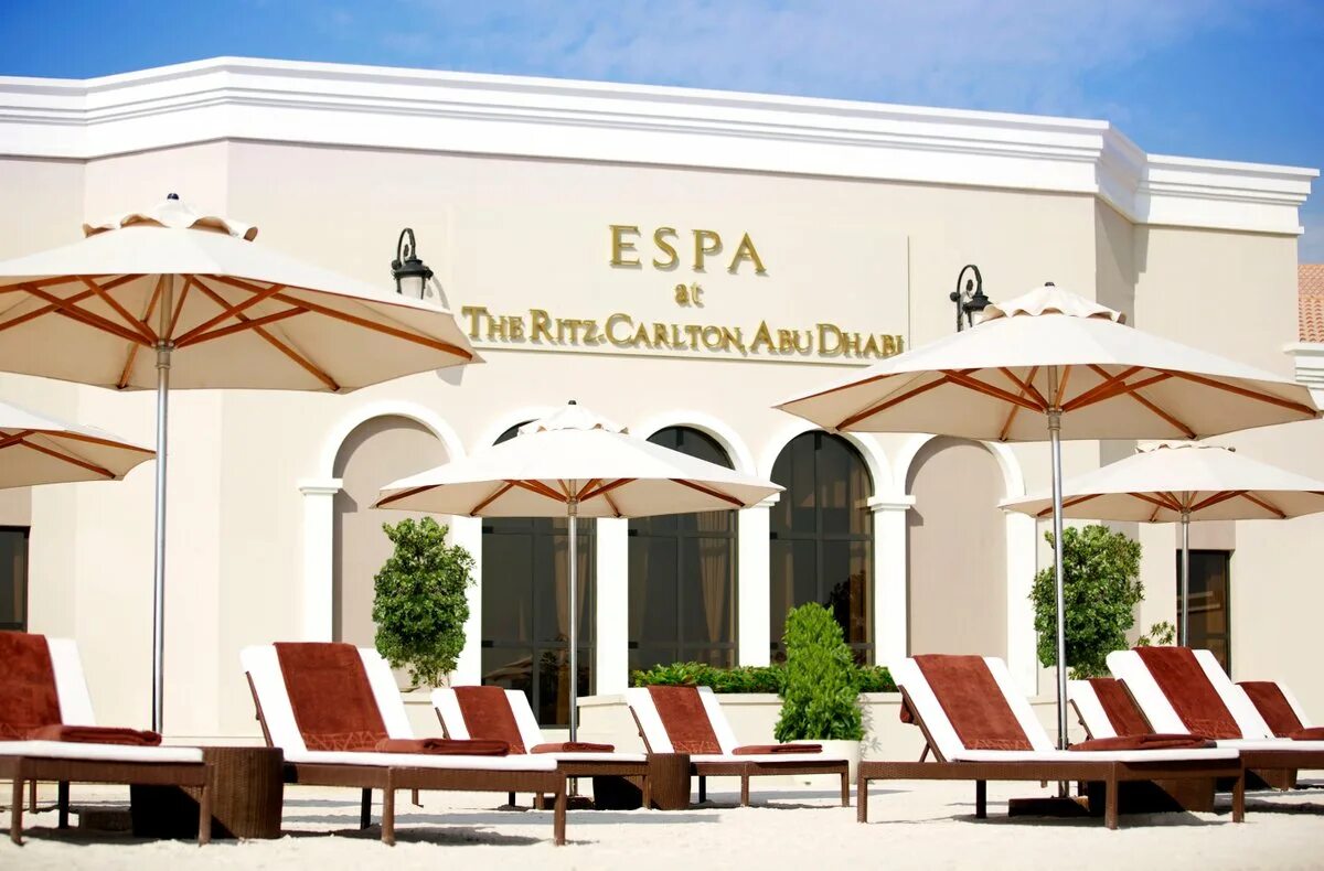 The ritz carlton abu dhabi. Абу Даби the Ritz Carlton Grand canal5. Ritz Abu Dhabi. Ritz Carlton Abu Dabi. The Ritz-Carlton Abu Dhabi Grand canal 5*.