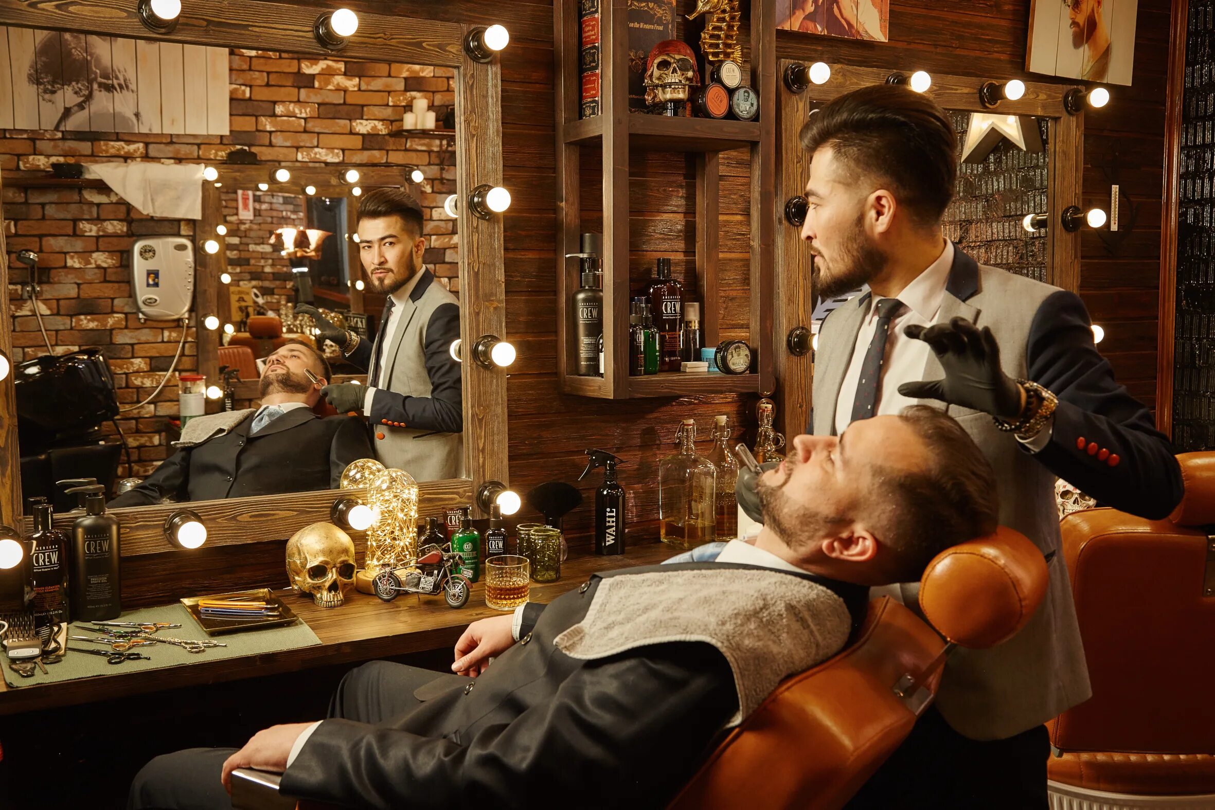 Barber com. Барбершоп. Фотосессия в барбершопе. Барбершоп картинки. Барбершоп СПБ.