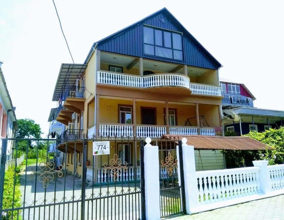 Свифт хаус кобулети. Кобулети дом 314. Кобулети факел. Дом кобулети. Дом кобулети.