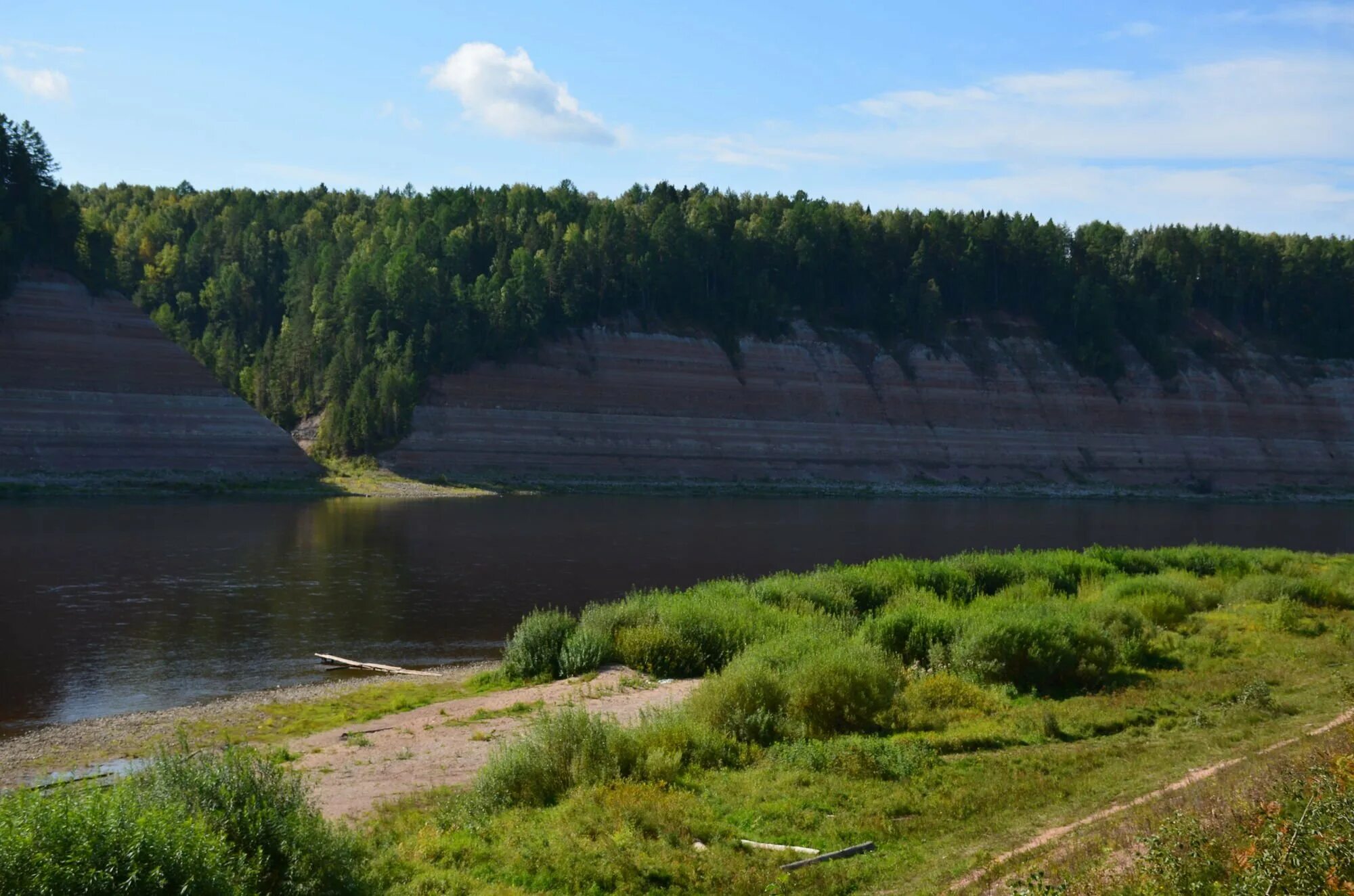 Уровень воды в реке сухона. Исток реки Сухона. Река Сухона Великий Устюг. Река Сухона Вологодской. Стрельна Сухона.