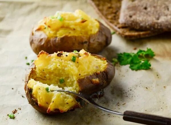 Печеная картошка в духовке 8 вкусных рецептов запекания