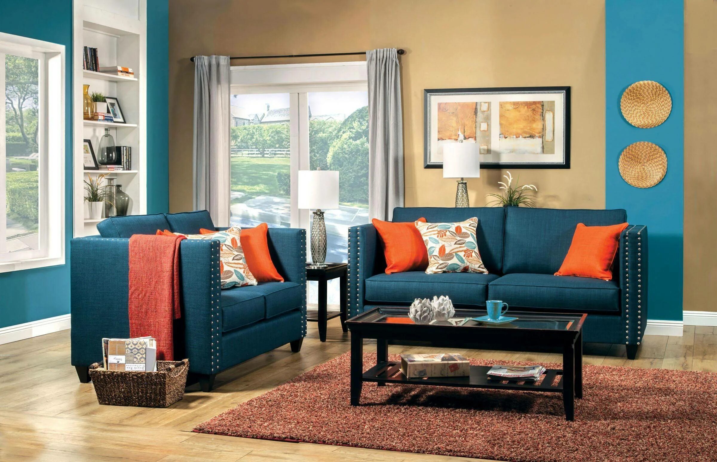 Цвет диванов в интерьере гостиной. Цветовые сочетания в интерьере. Контрастное сочетание цветов в интерьере. Сочетание голубого и оранжевого в интерьере. Цветовые сочетания в интерьере гостиной.