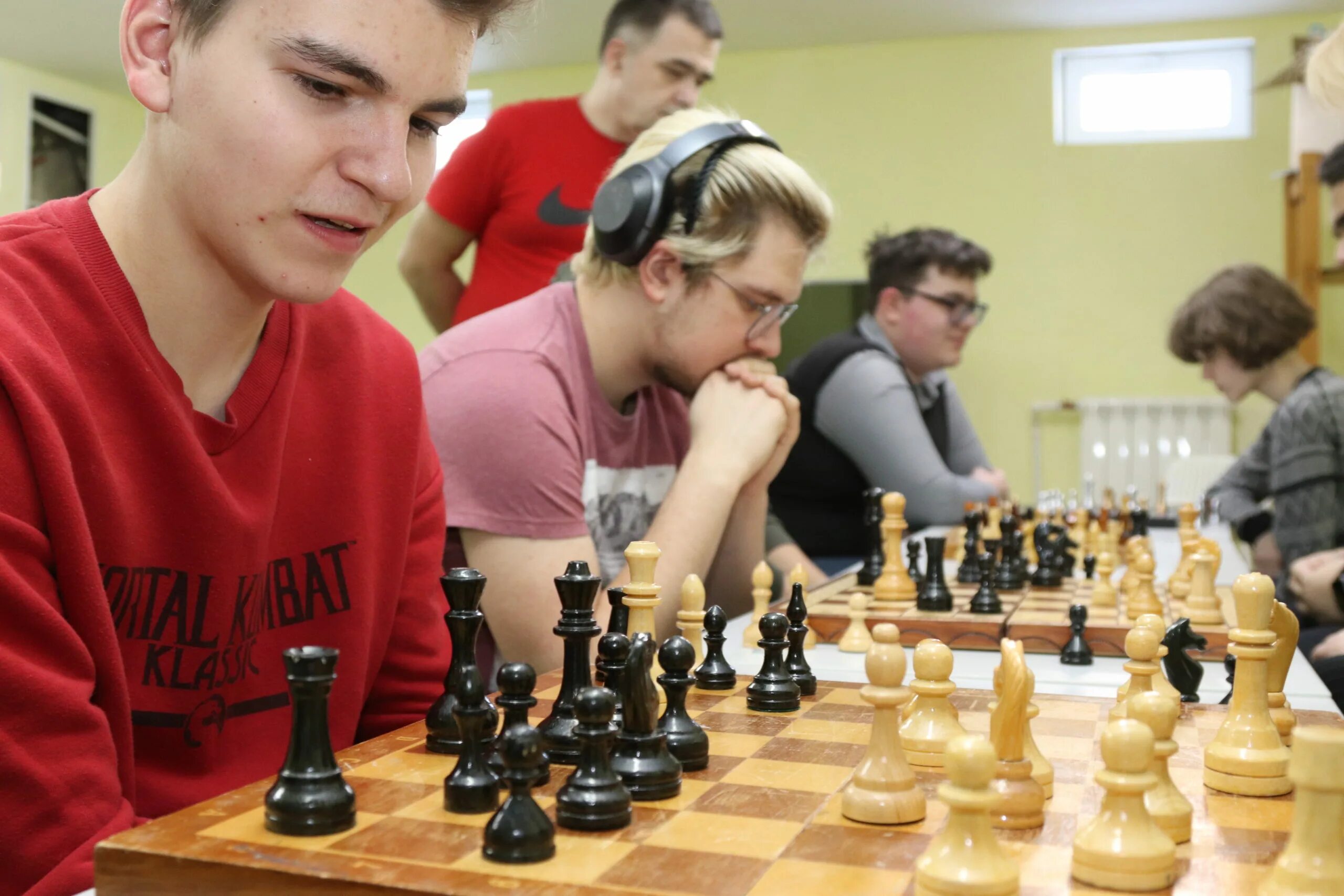 Турнир молодежи. Допризывная подготовка молодежи тетрадь. Турнир по шахматам варшавское шоссе. Спорт студенты. Физическая культура и спорт.