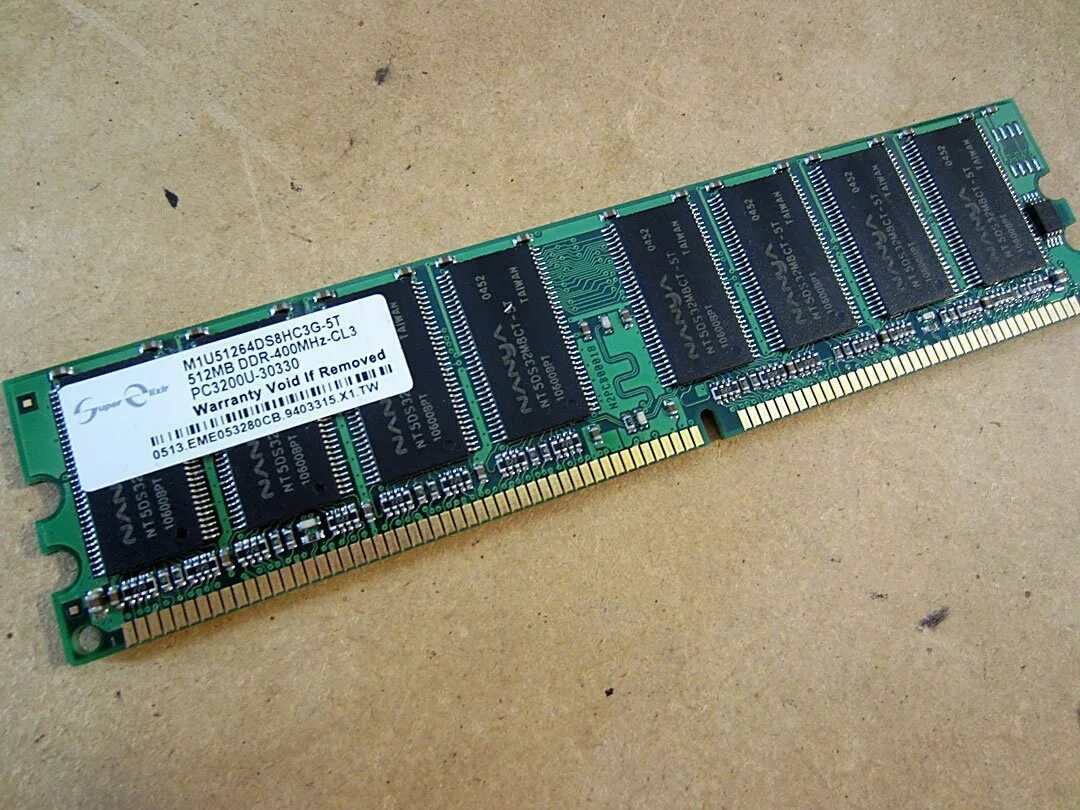 Телефон оперативная память 1 гб. 512mb 400 Hynix DDR DIMM 512mb. Samsung 1 ГБ DDR 400 МГЦ DIMM. Оперативная память ddr3 Elixir.