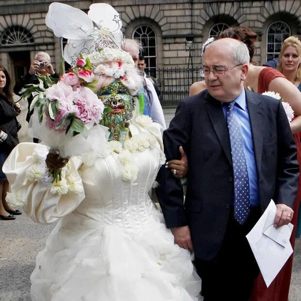 Самая некрасивая невеста как выглядит сейчас Most Unusual Wedding Cakes Funny wedding cakes, Unusual wedding cakes, Unique we