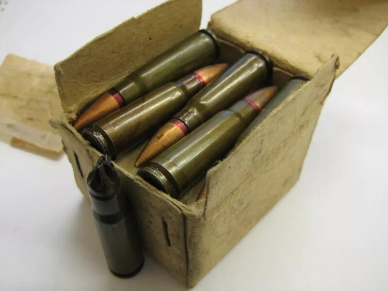 Патрон боевой от охотничьего. Боевые патроны 7.62 39. боевой патрон 7.62. охотничья пуля 7.62.