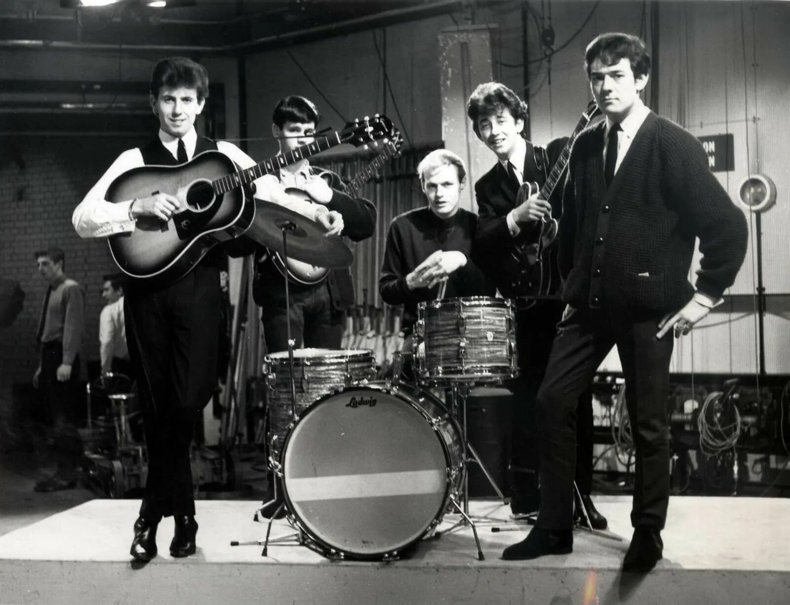 Группа б 60. Холлис группа. The Hollies 1965. The Hollies 1965 Hollies. The Hollies британский музыкальная группа.