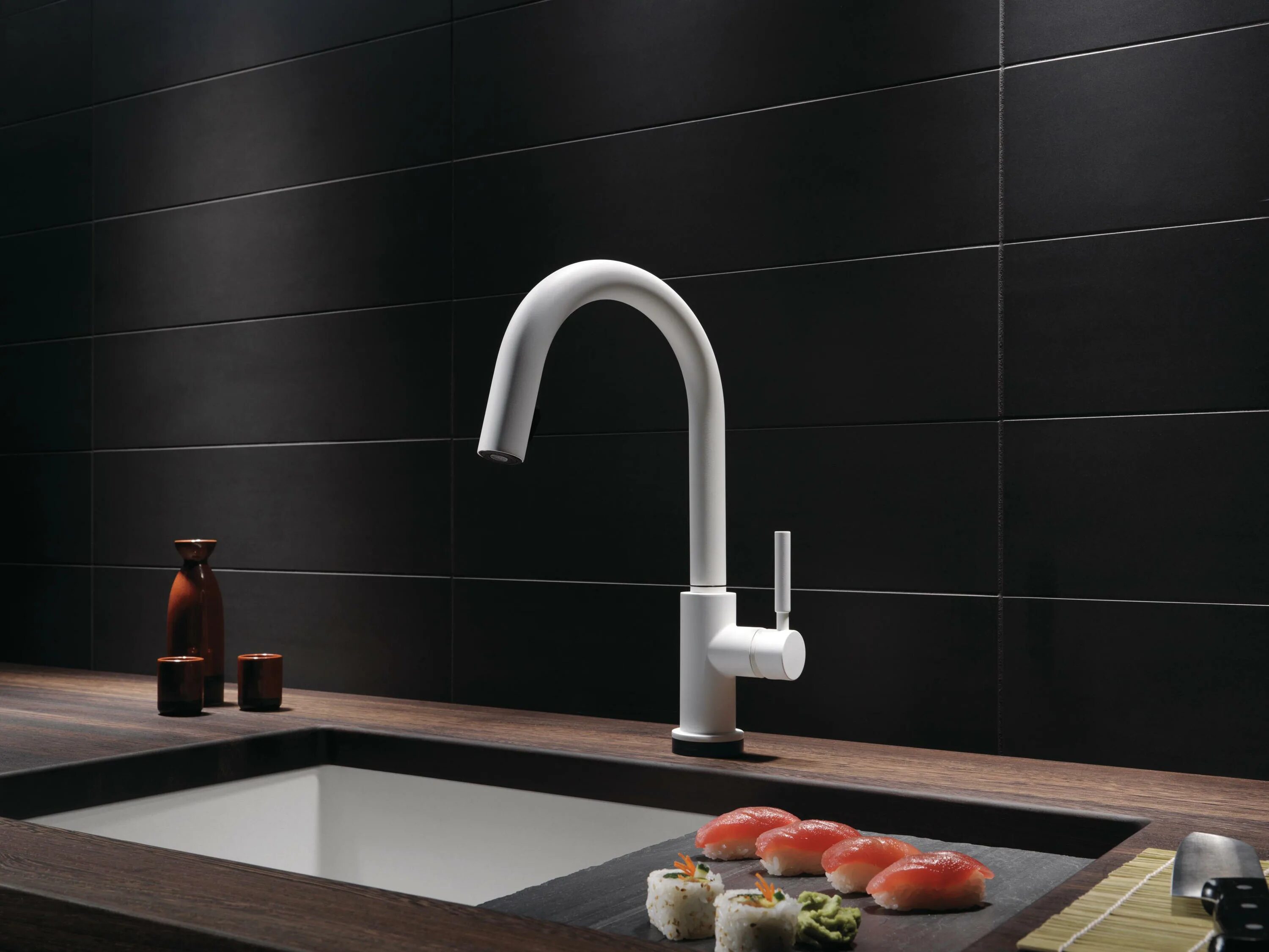 Смеситель кухонный высокий. Brizo смесители. Grohe 33202003. Смеситель Grohe Atrio New 32647003. Смеситель для кухни Brizo 63221lf-BL Solna.