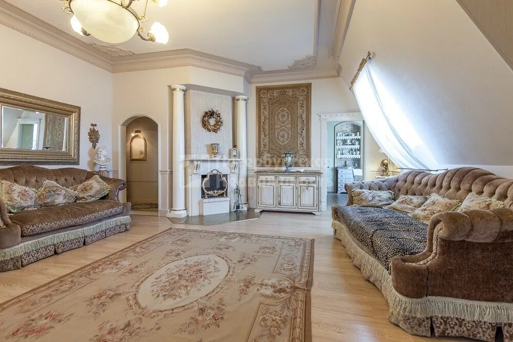 Продается 4 комнатная квартира. Вилла в Санкт-Петербурге. Вилла в Питере. Квартира 220 кв.м. Элитные квартиры в Санкт-Петербурге.