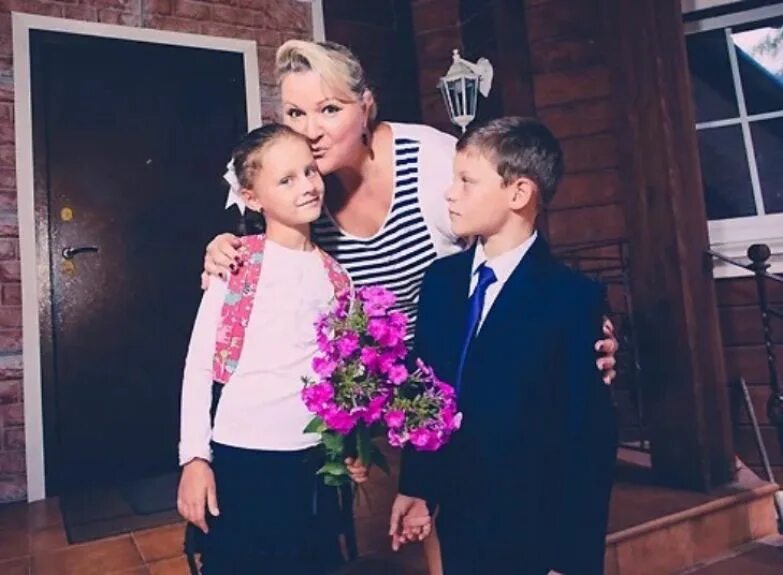 Дети суханкиной фото сейчас. Маргарита суханкина дети 2021. Маргарита суханкина дети. Дети маргариты суханкиной 2021. Маргарита суханкина и ее дети.