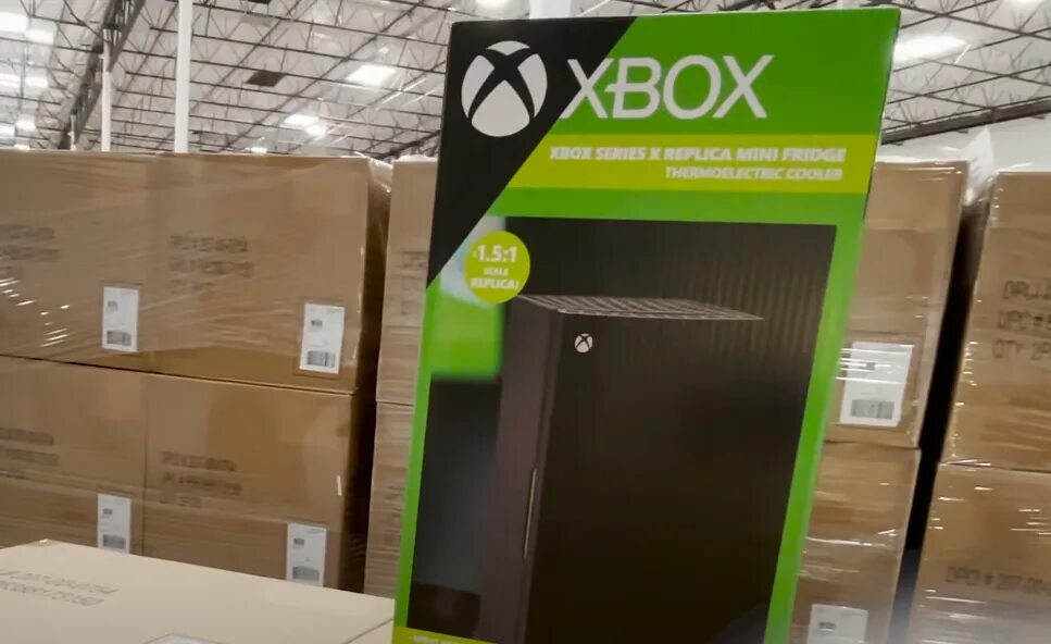 Xbox series x холодильник. Холодильник Xbox. Хbоx Sеriеs Mini-Fridge. Мини холодильник Xbox. Xbox холодильник большой.